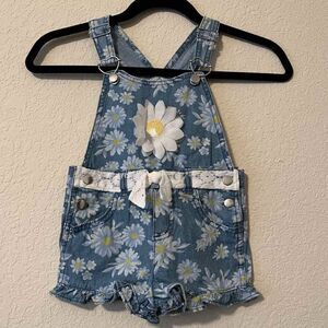 Girls Daisy Overalls/Shorts size 4